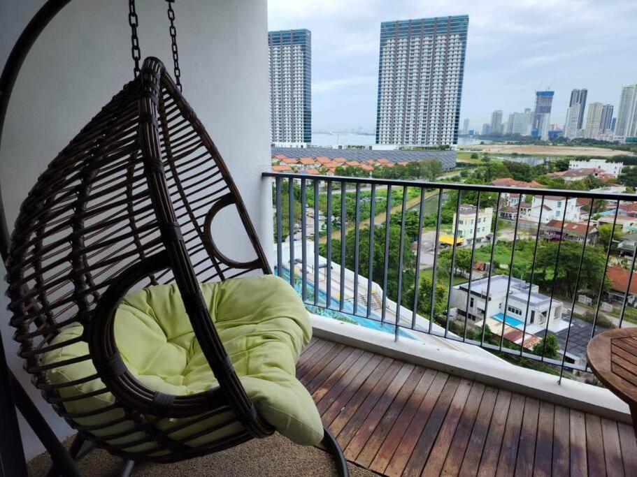 Deluxe Seaview Suite Twin Bed By The Only Bnb Tanjung Tokong Buitenkant foto