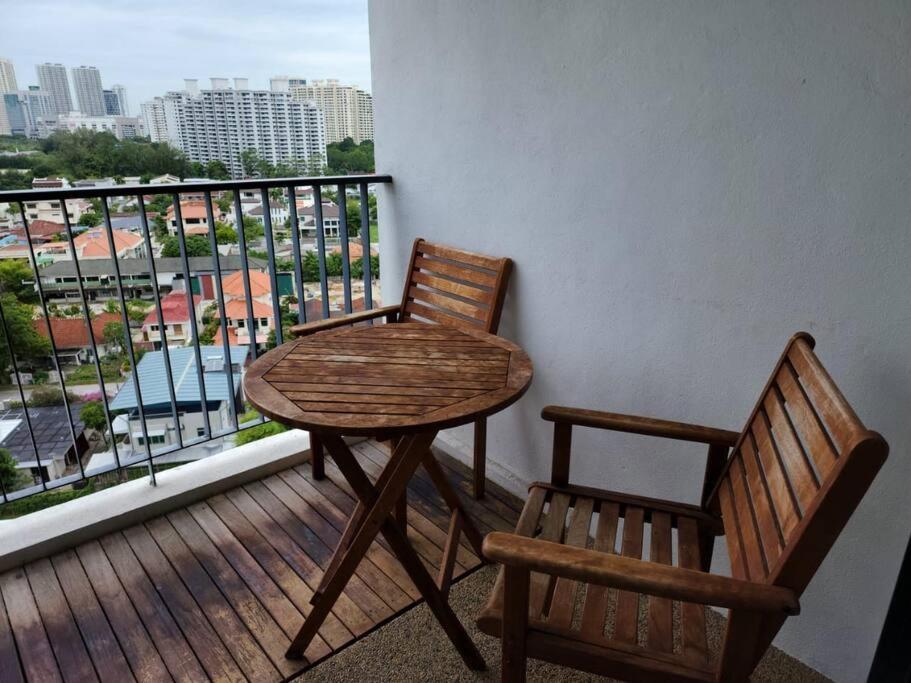 Deluxe Seaview Suite Twin Bed By The Only Bnb Tanjung Tokong Buitenkant foto