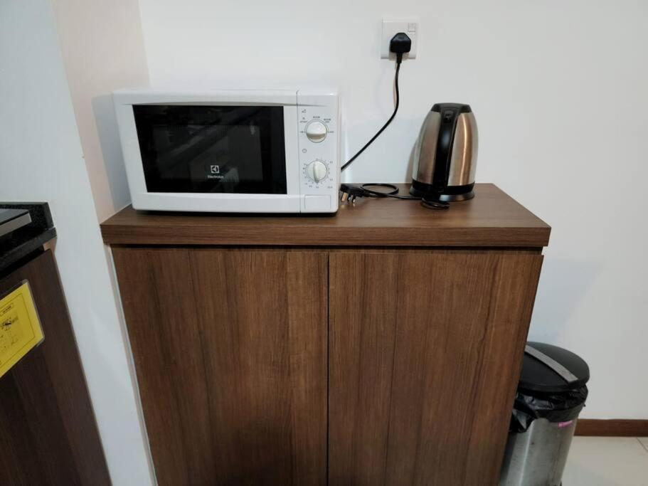 Deluxe Seaview Suite Twin Bed By The Only Bnb Tanjung Tokong Buitenkant foto