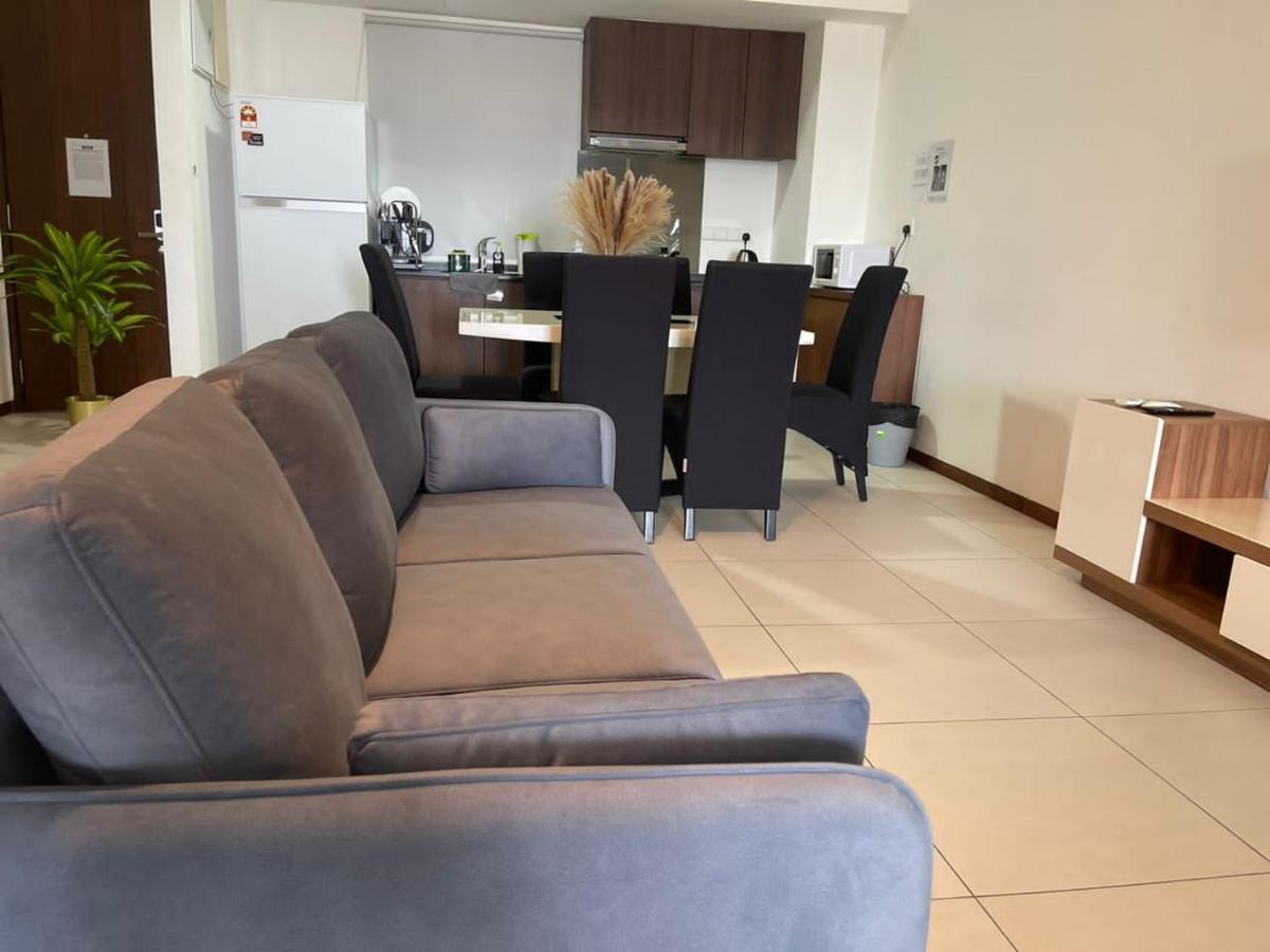 Deluxe Seaview Suite Twin Bed By The Only Bnb Tanjung Tokong Buitenkant foto