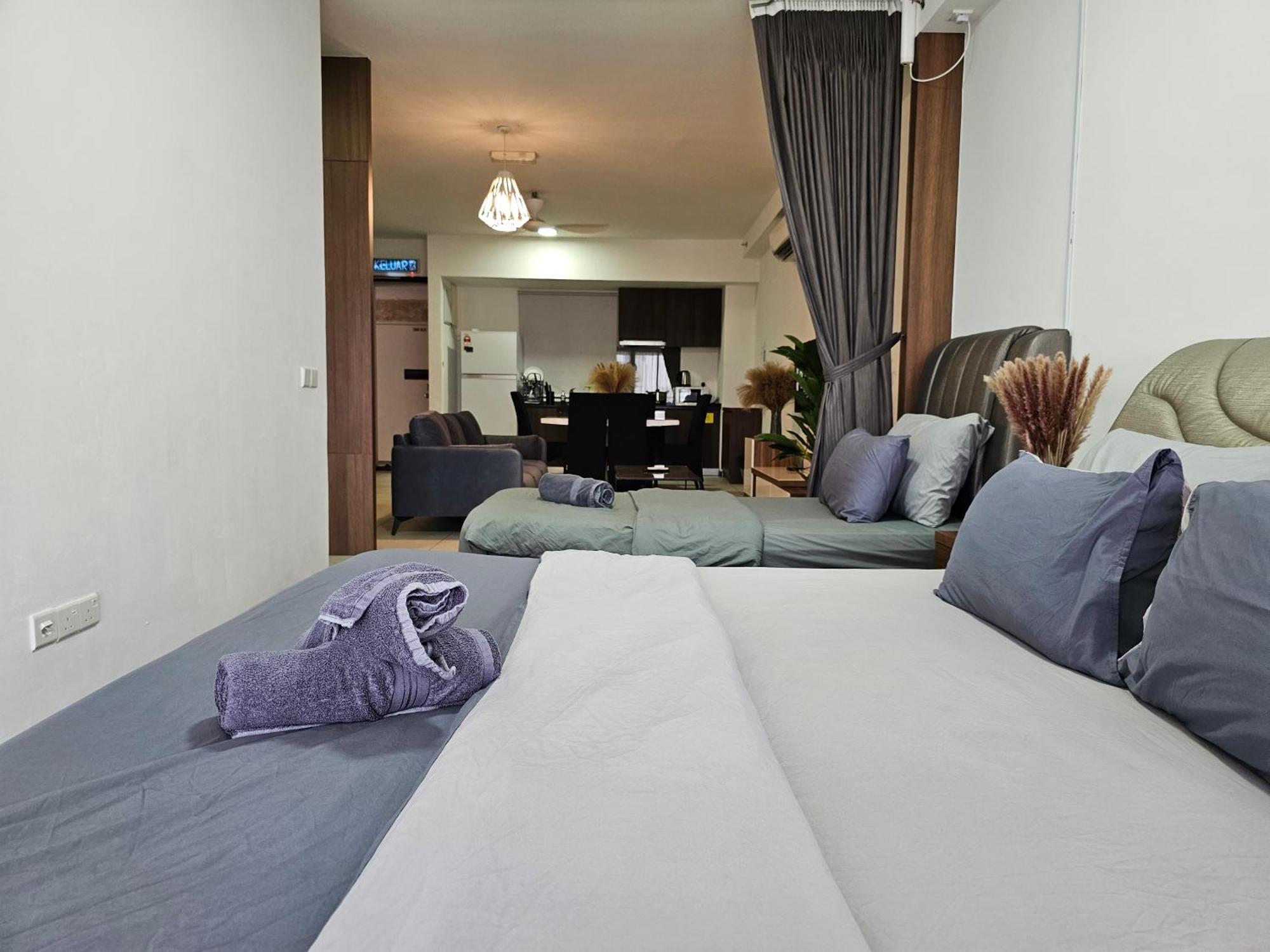 Deluxe Seaview Suite Twin Bed By The Only Bnb Tanjung Tokong Buitenkant foto